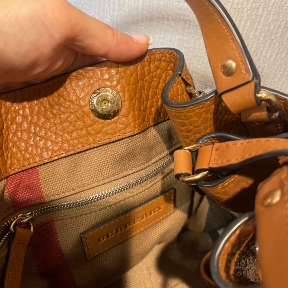 Burberry bag - Picture 4 of 6